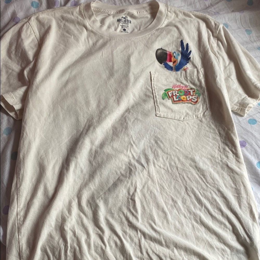 Hollister Cream Froot Loops Graphic Tee